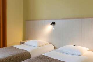 Отель Viiking Spa Hotel Пярну Стандартный двухместный номер с 2 отдельными кроватями и доступом в спа-центр-2